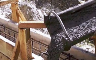 Можно ли заливать фундамент частями: мифы и реальность